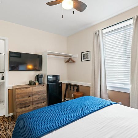 The Bent Elbow Hotel Silverton Bagian luar foto