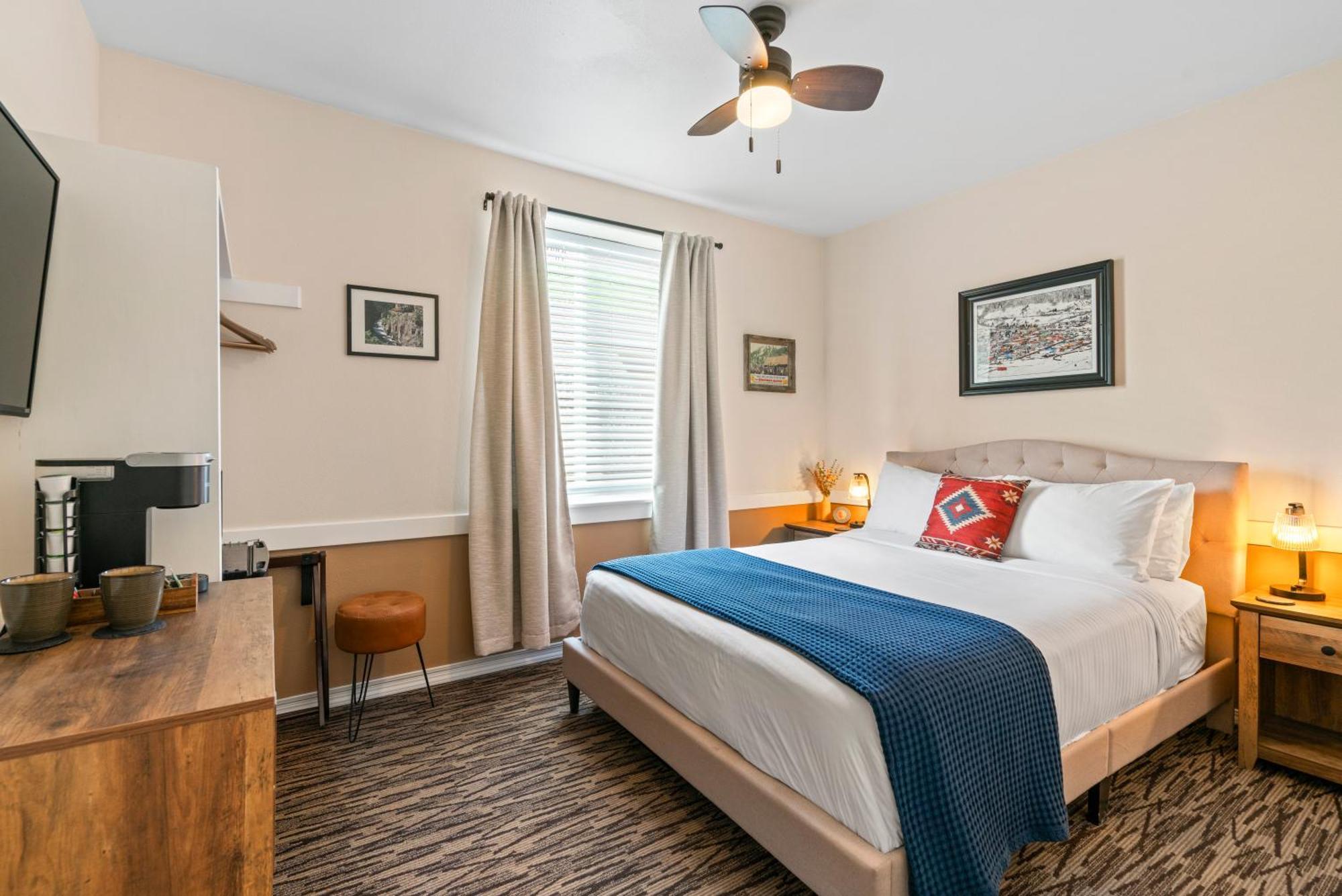 The Bent Elbow Hotel Silverton Bagian luar foto