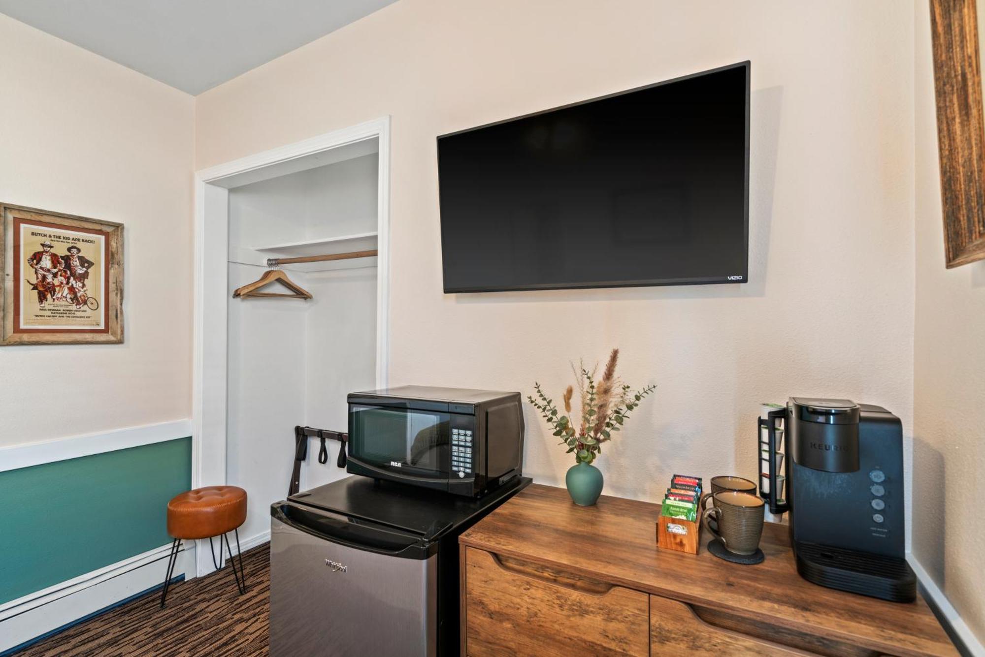 The Bent Elbow Hotel Silverton Bagian luar foto