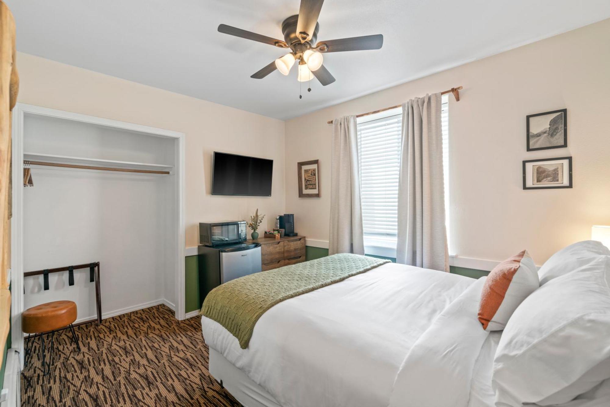 The Bent Elbow Hotel Silverton Bagian luar foto